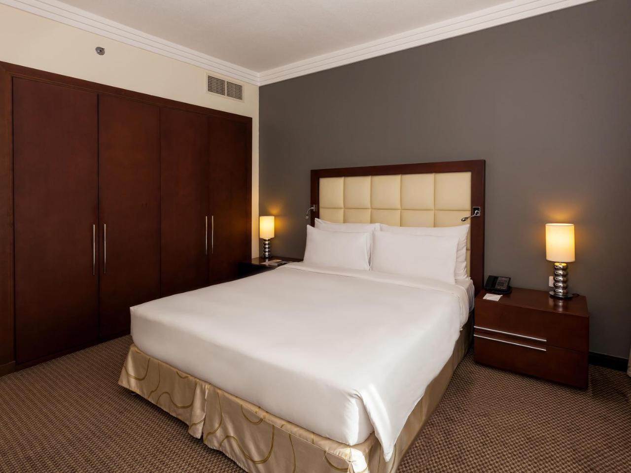 Flora Park Deluxe Hotel Apartments Dubai Buitenkant foto
